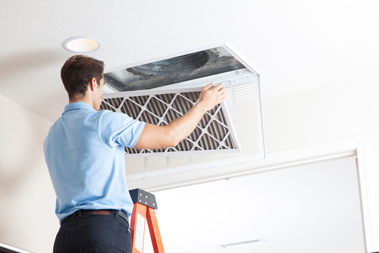 5 Signs Your AC Ducts Need Maintenance